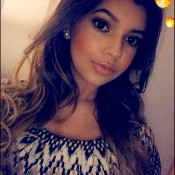 Meet your Posher, Alexis - Picture 1 of 1